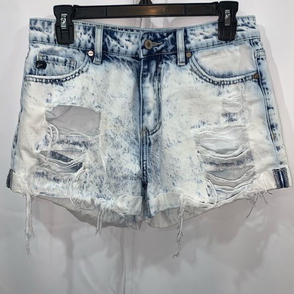 Women’s Distressesd stonewashed Y2K KANCAN shorts size M - Picture 1 of 4